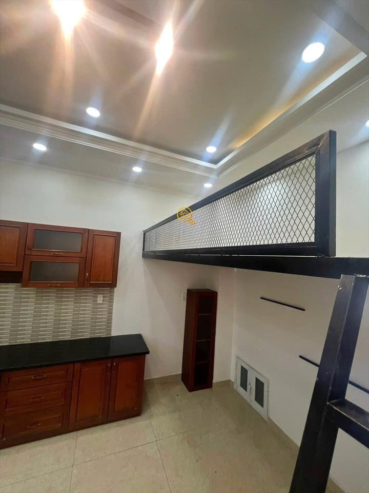 PHÒNG FULL NỘI THẤT CÓ CỬA SỔ
