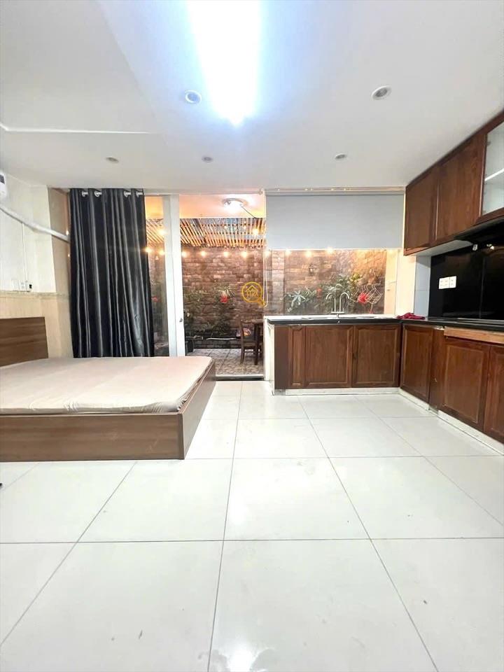 PHÒNG FULLY FURNISHED WITH BALCONY