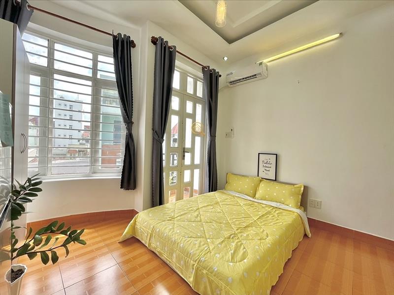 PHÒNG FULLY FURNISHED WITH BALCONY