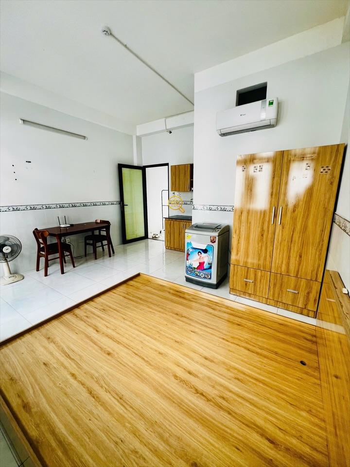 PHÒNG FULLY FURNISHED WITH BALCONY