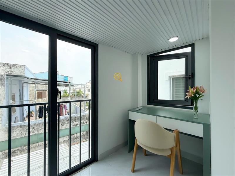 PHÒNG FULLY FURNISHED WITH WINDOW