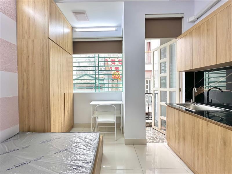 PHÒNG FULLY FURNISHED WITH BALCONY