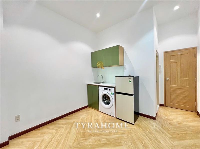 SERVICED APARTMENT FULLY FURNISHED WITH BALCONY