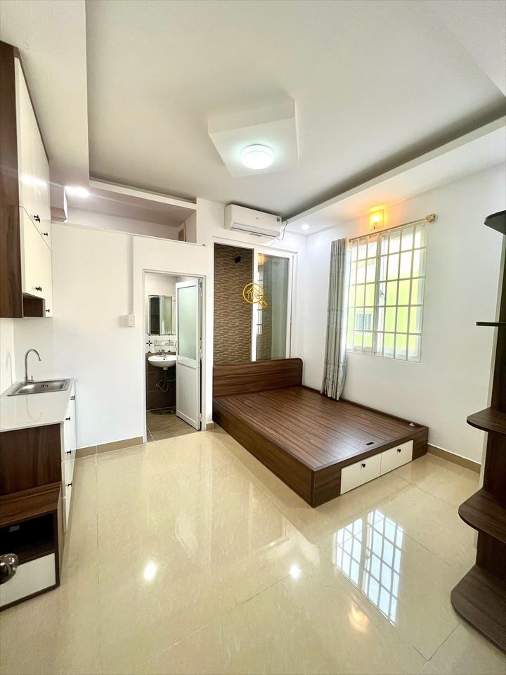 PHÒNG FULLY FURNISHED WITH WINDOW