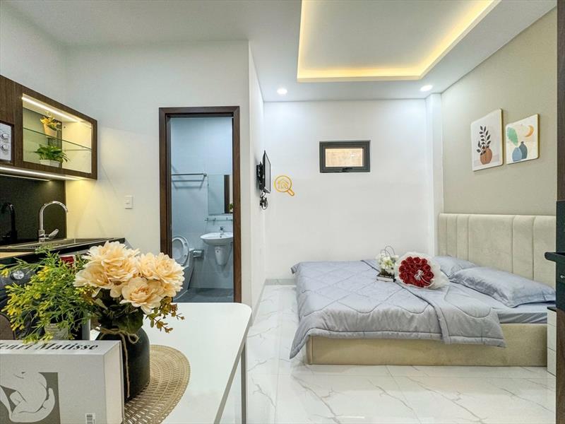 PHÒNG FULLY FURNISHED WITH WINDOW