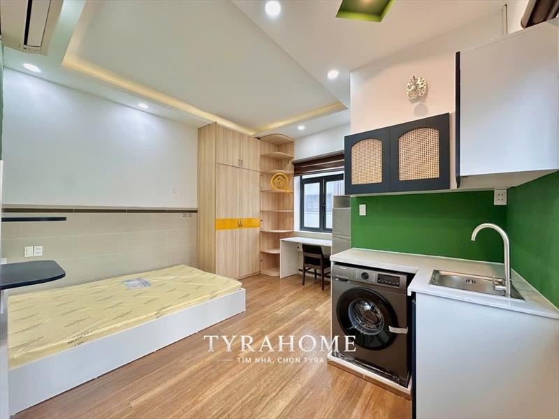 SERVICED APARTMENT FULLY FURNISHED WITH BALCONY