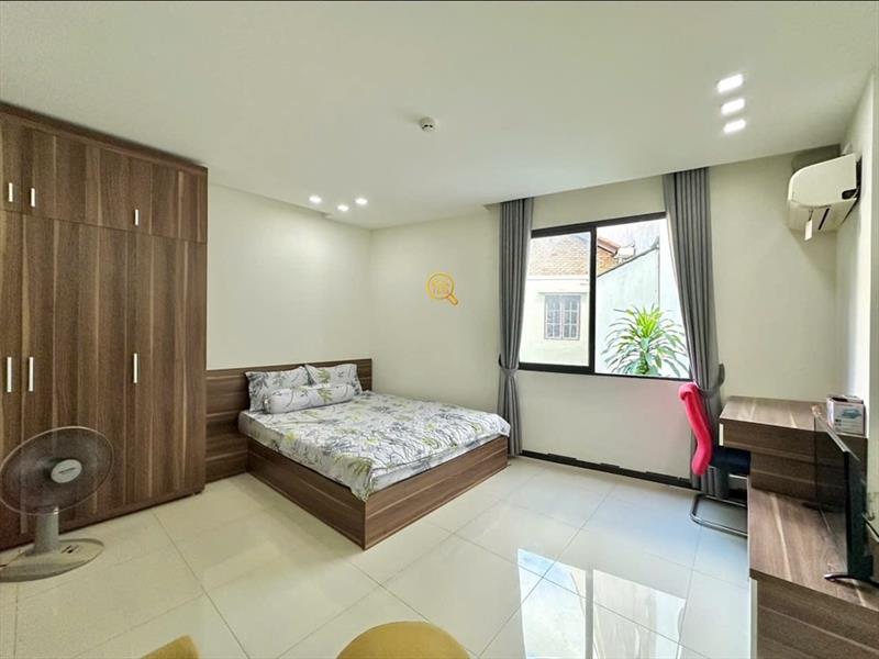 SERVICED APARTMENT FULLY FURNISHED WITH WINDOW