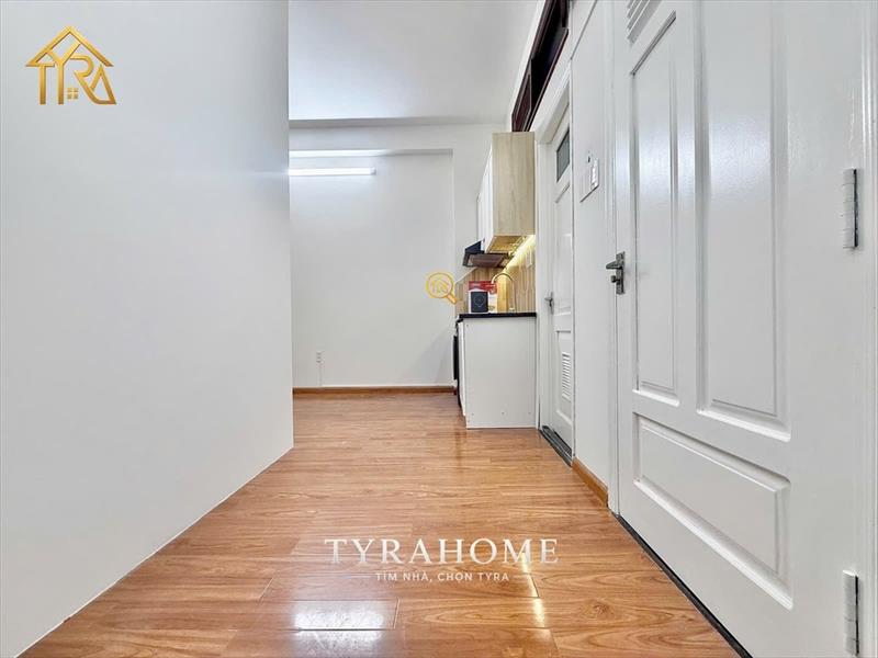 SERVICED APARTMENT FULLY FURNISHED WITH BALCONY