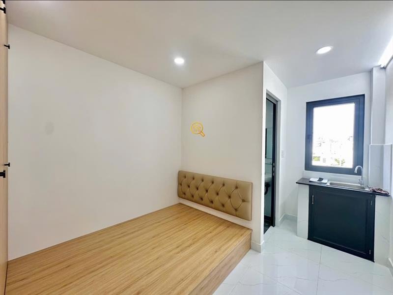 PHÒNG FULLY FURNISHED WITH WINDOW