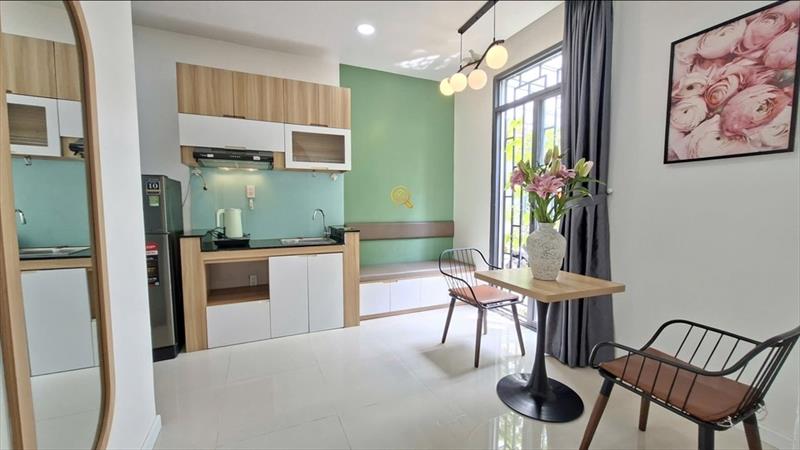 SERVICED APARTMENT FULLY FURNISHED WITH WINDOW