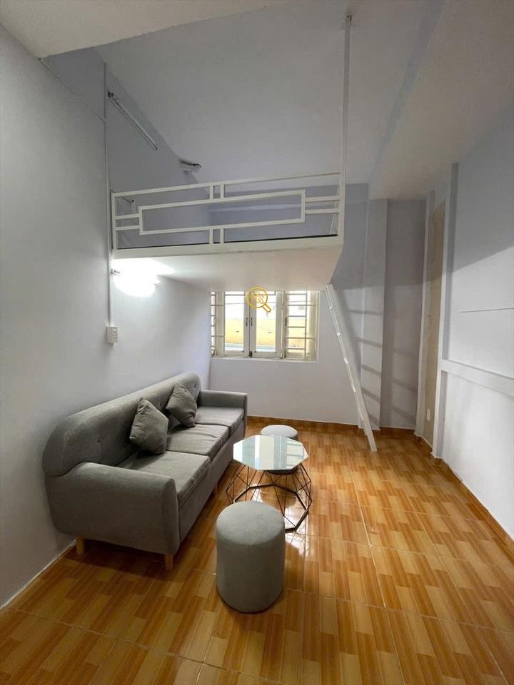 PHÒNG FULLY FURNISHED WITH WINDOW