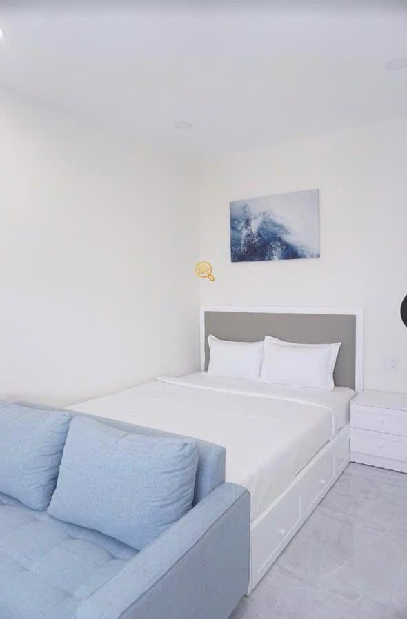SERVICED APARTMENT FULLY FURNISHED WITH WINDOW