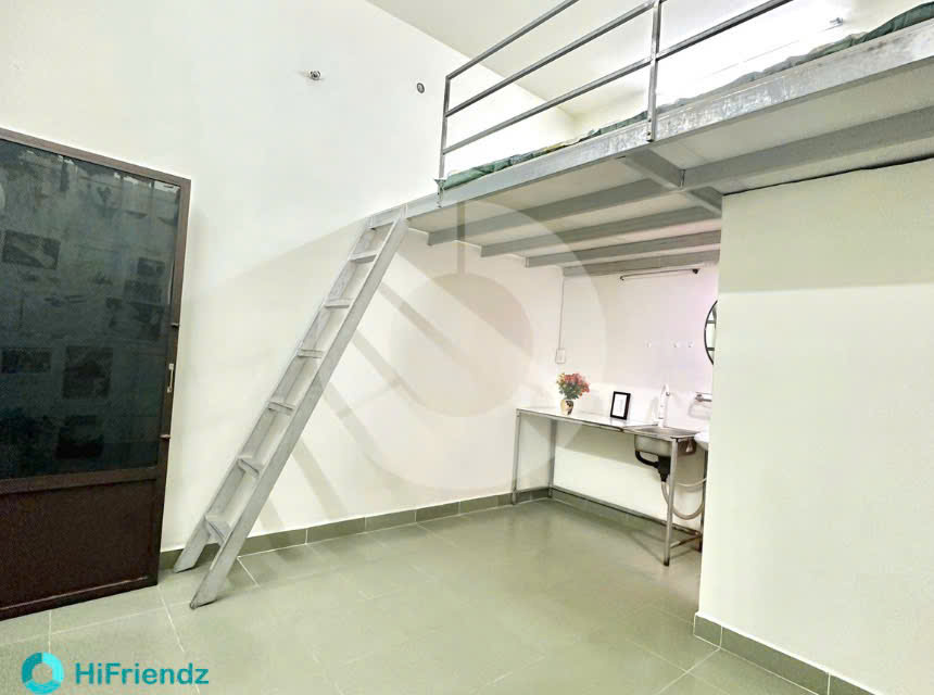 PHÒNG MEZZANINE CƠ BẢN NEAR HUIT