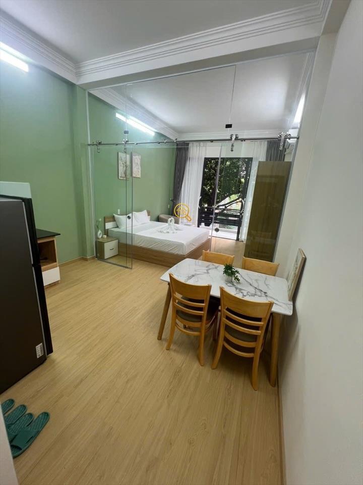 SERVICED APARTMENT FULLY FURNISHED WITH BALCONY