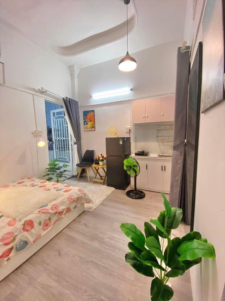 PHÒNG FULLY FURNISHED WITH BALCONY