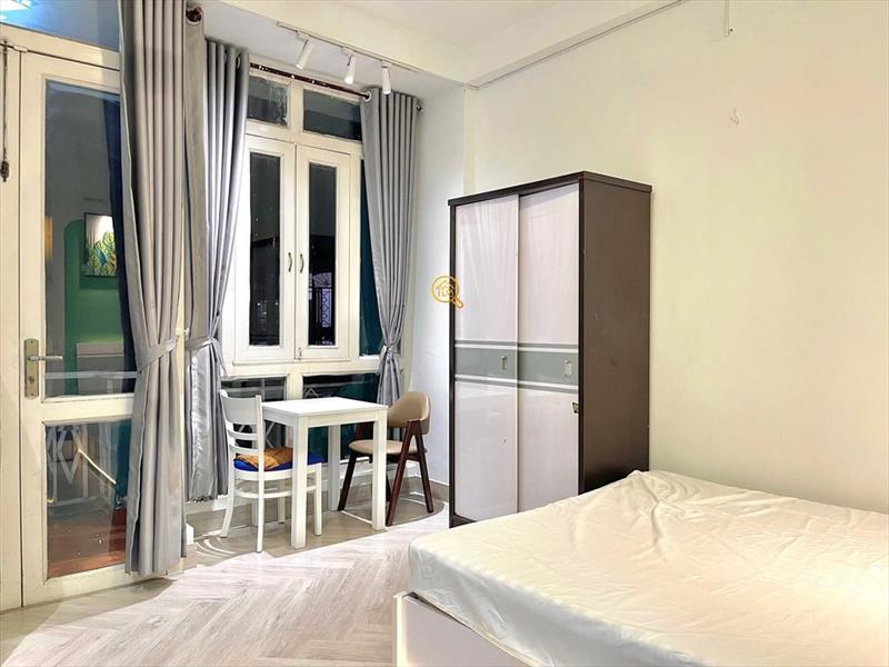 PHÒNG FULLY FURNISHED WITH BALCONY