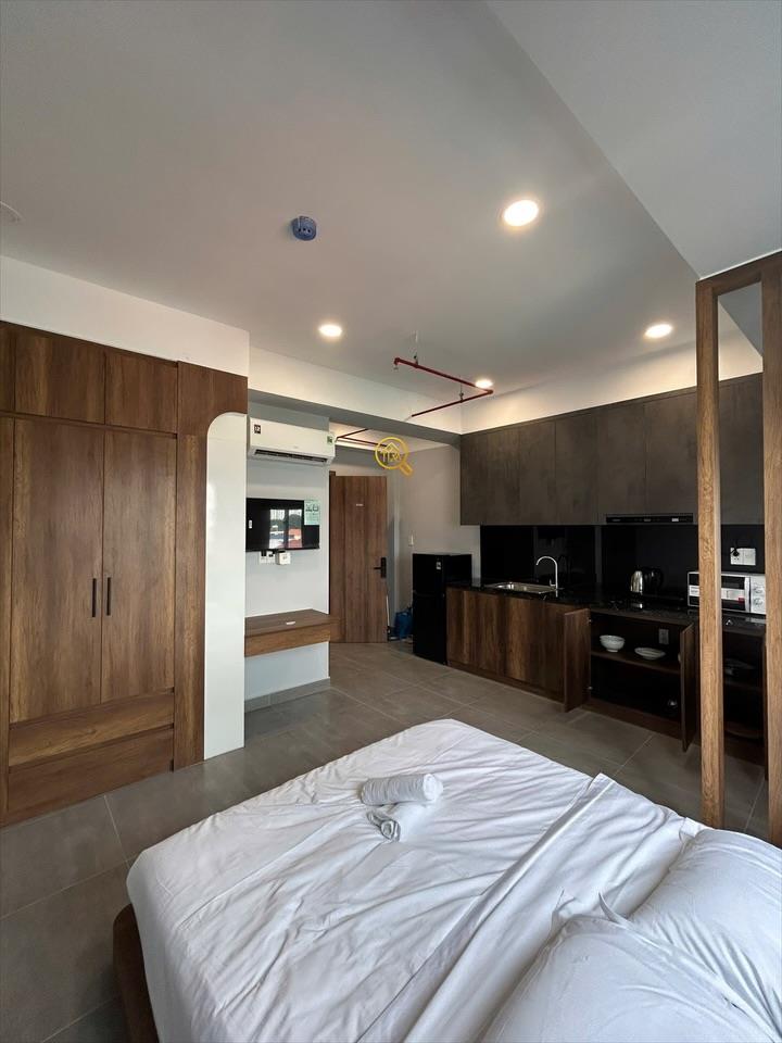 SERVICED APARTMENT FULLY FURNISHED WITH WINDOW