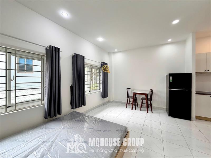 PHÒNG FULLY FURNISHED WITH WINDOW