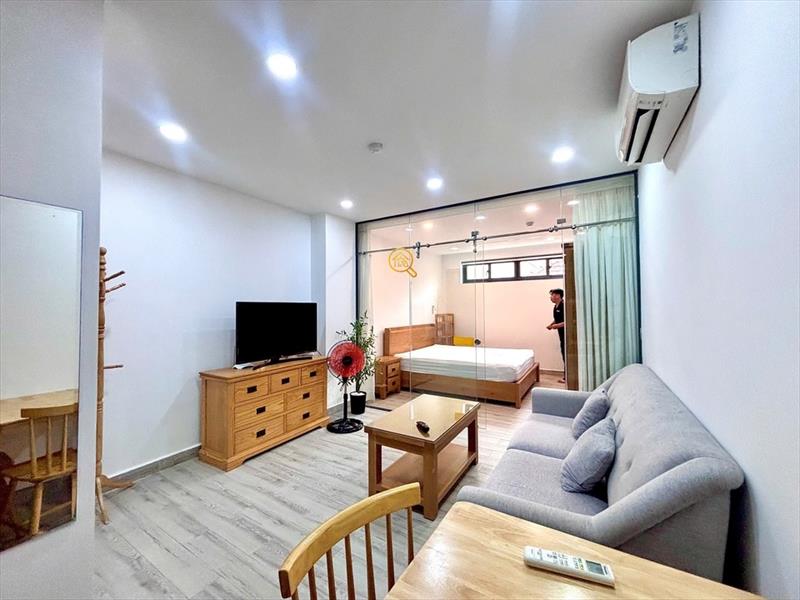 SERVICED APARTMENT FULLY FURNISHED WITH WINDOW