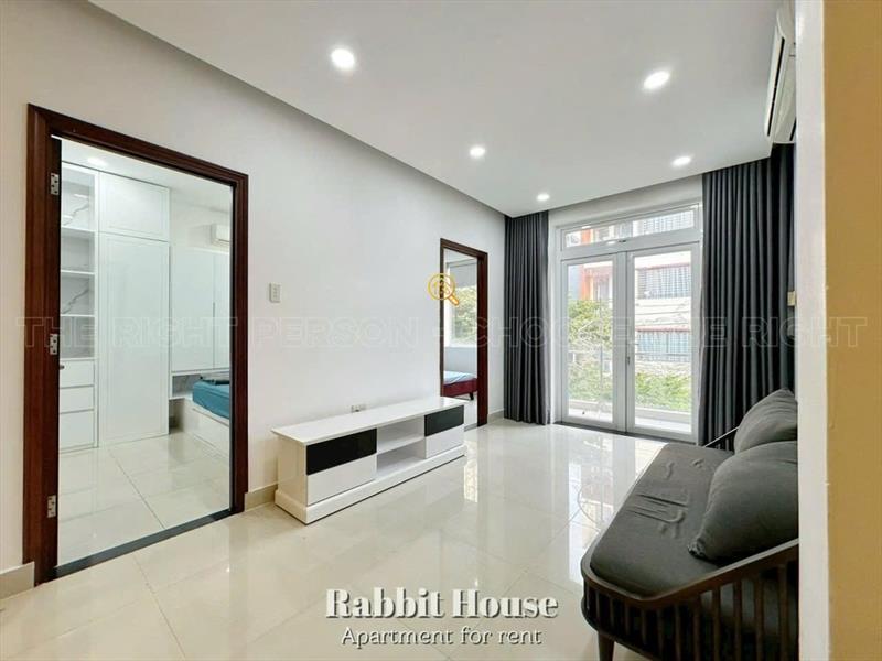CĂN HỘ DỊCH VỤ FULL NỘI THẤT MÁY GIẶT RIÊNG CÓ BAN CÔNG