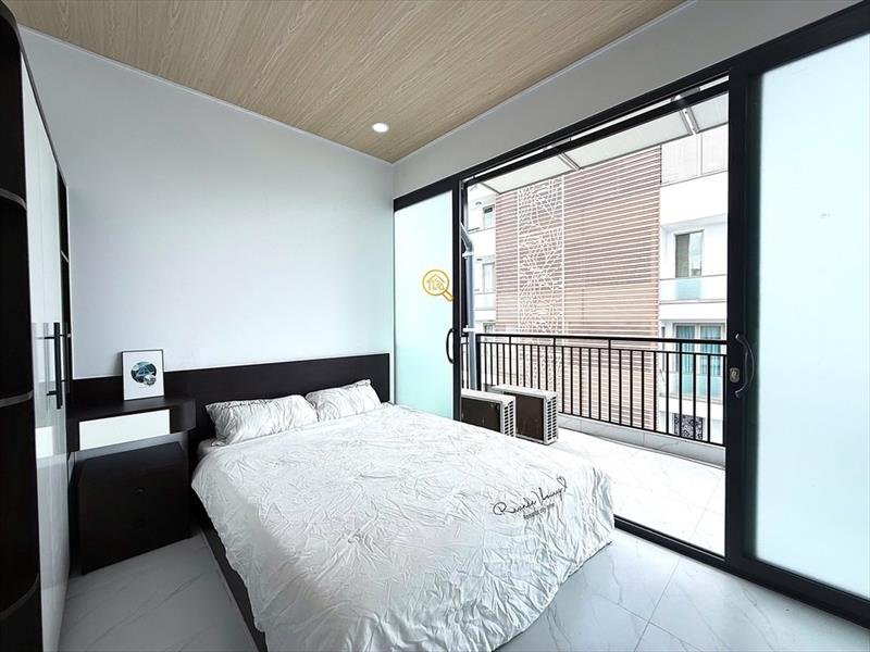 SERVICED APARTMENT FULLY FURNISHED WITH BALCONY