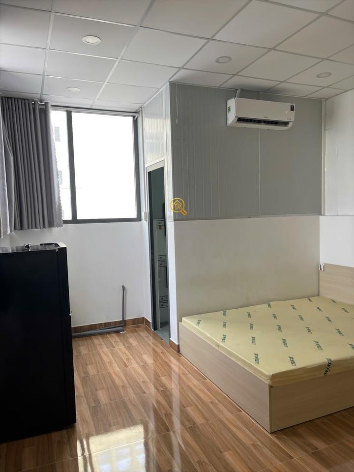 PHÒNG FULLY FURNISHED WITH WINDOW