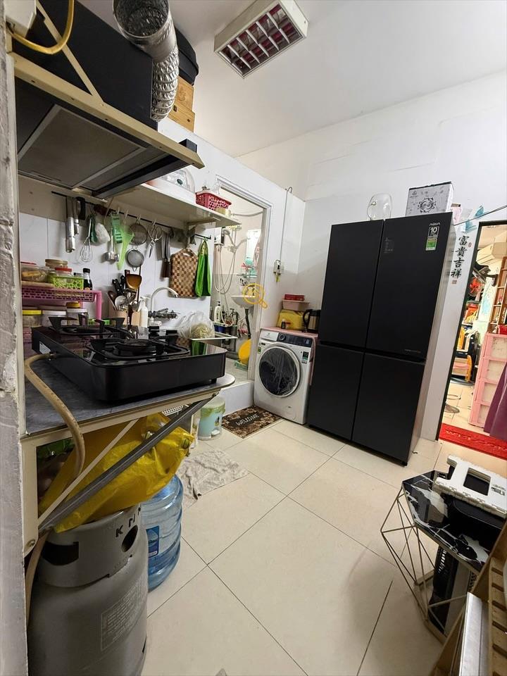 PHÒNG FULLY FURNISHED WITH WINDOW