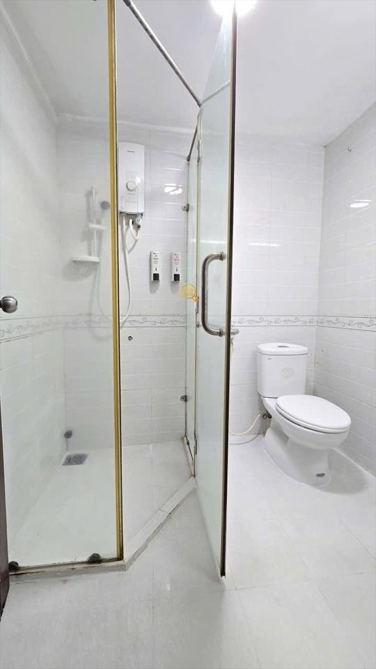 PHÒNG FULLY FURNISHED WITH WINDOW