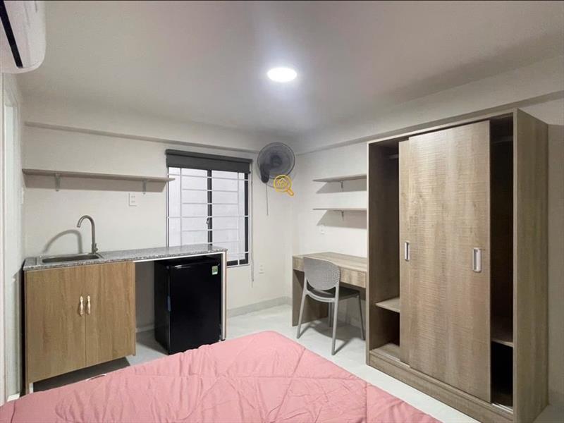 PHÒNG FULL NỘI THẤT CÓ CỬA SỔ