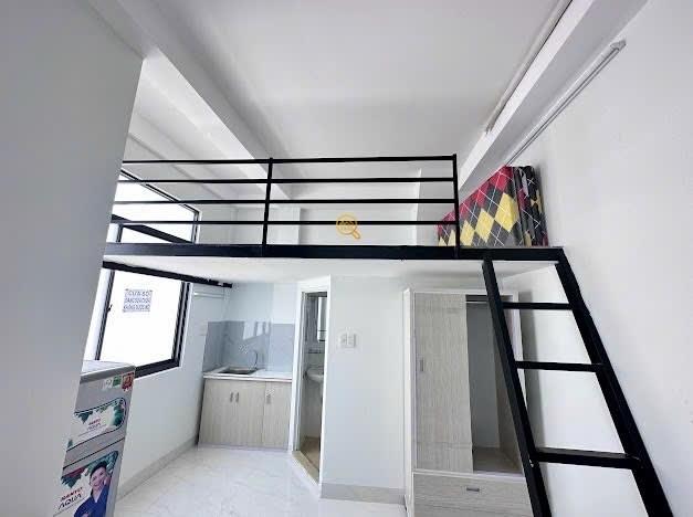 PHÒNG FULLY FURNISHED WITH BALCONY
