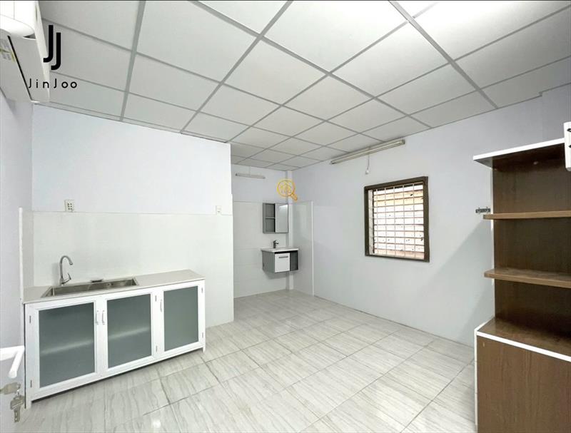 PHÒNG FULL NỘI THẤT CÓ CỬA SỔ