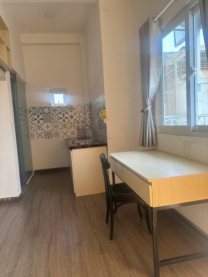 PHÒNG FULLY FURNISHED WITH WINDOW