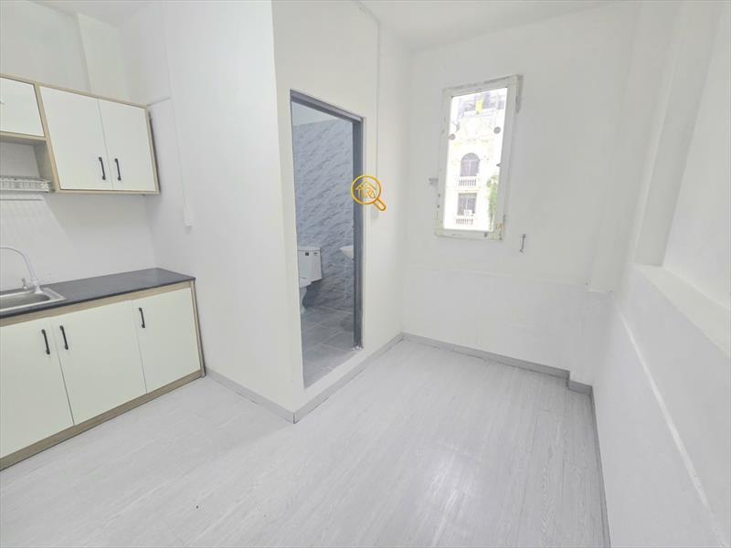 PHÒNG FULLY FURNISHED WITH WINDOW