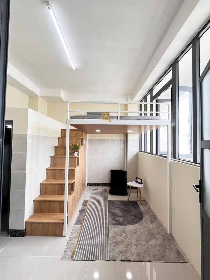 PHÒNG FULLY FURNISHED WITH WINDOW