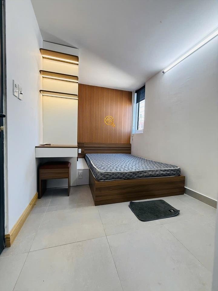 PHÒNG FULLY FURNISHED WITH WINDOW