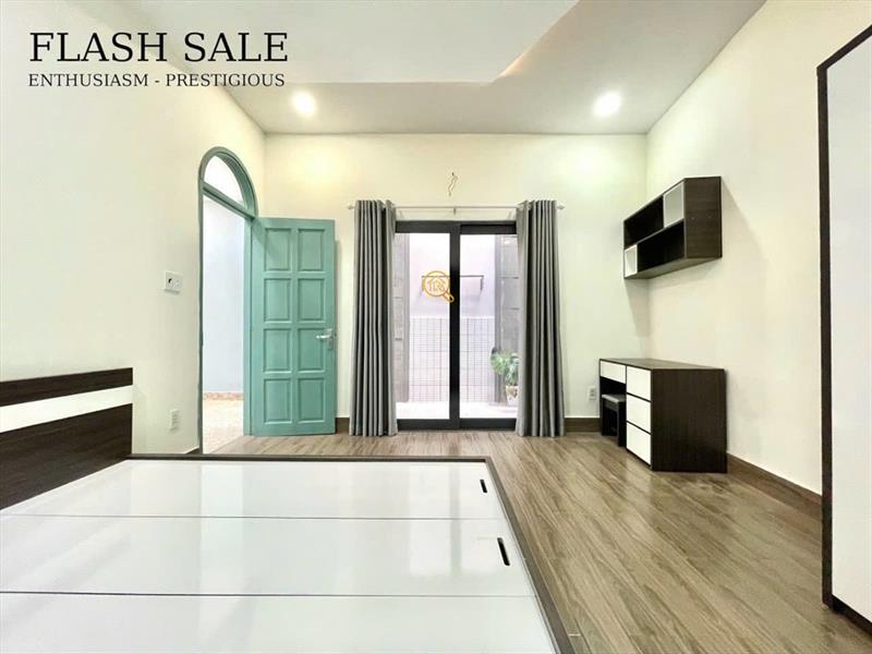 SERVICED APARTMENT FULLY FURNISHED WITH BALCONY
