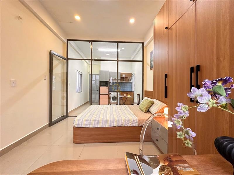 SERVICED APARTMENT FULLY FURNISHED WITH BALCONY