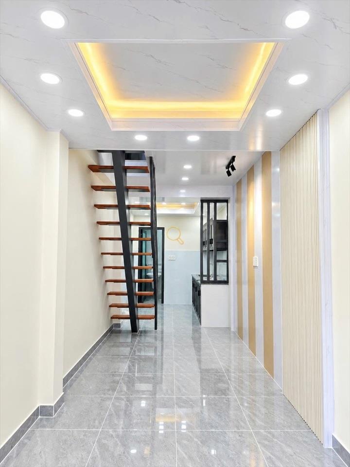 SERVICED APARTMENT FULLY FURNISHED WITH BALCONY