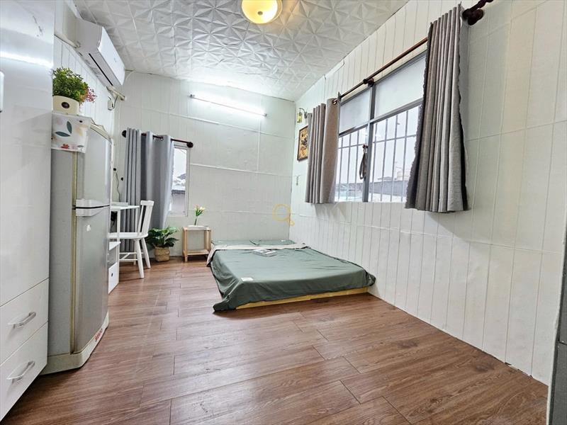 PHÒNG FULLY FURNISHED WITH BALCONY