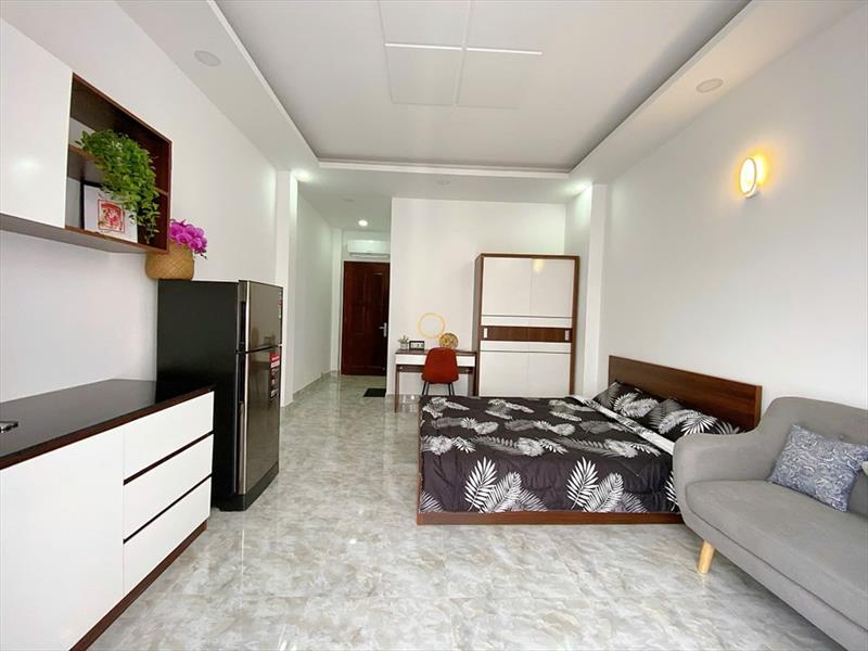 PHÒNG FULLY FURNISHED WITH BALCONY