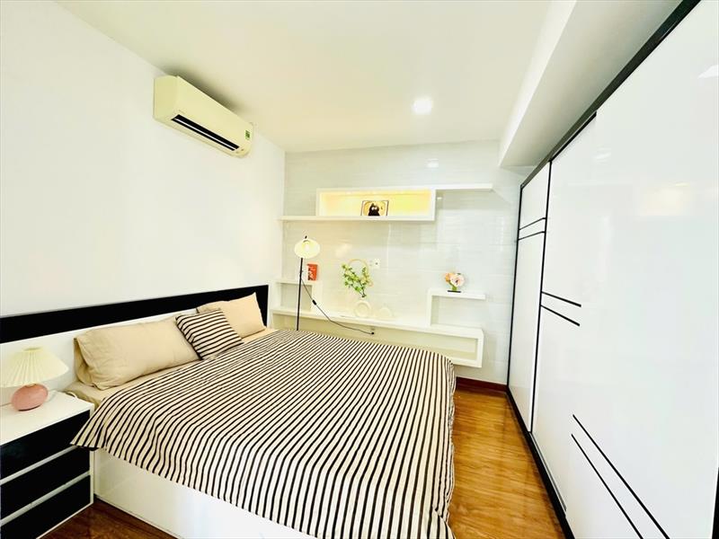 SERVICED APARTMENT FULLY FURNISHED WITH BALCONY