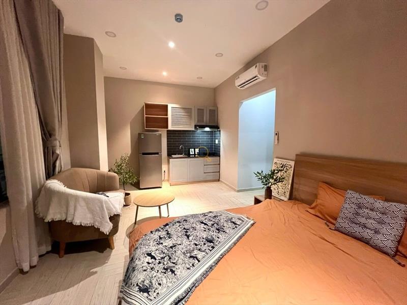 PHÒNG FULLY FURNISHED WITH WINDOW