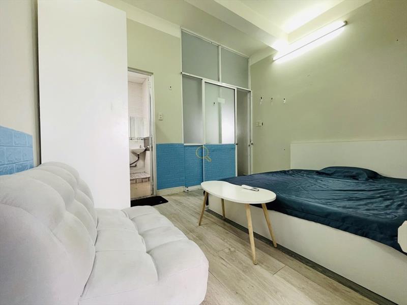 PHÒNG FULLY FURNISHED WITH WINDOW