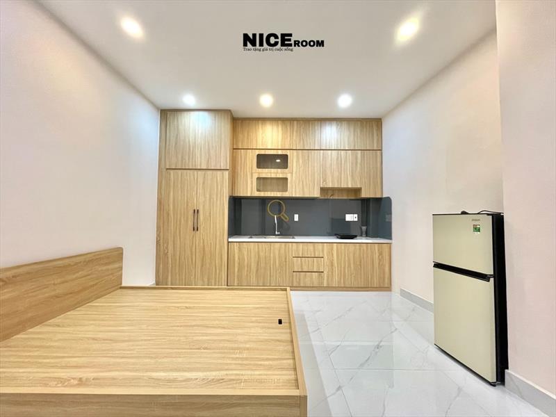 PHÒNG FULLY FURNISHED WITH WINDOW