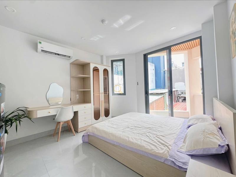 PHÒNG FULLY FURNISHED WITH WINDOW