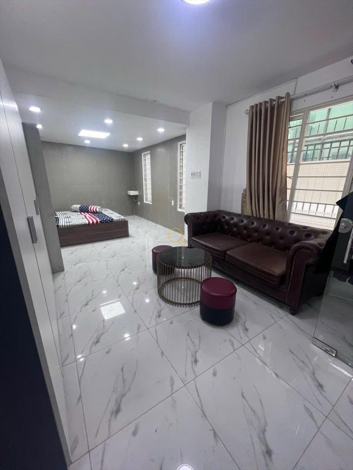SERVICED APARTMENT FULLY FURNISHED WITH WINDOW