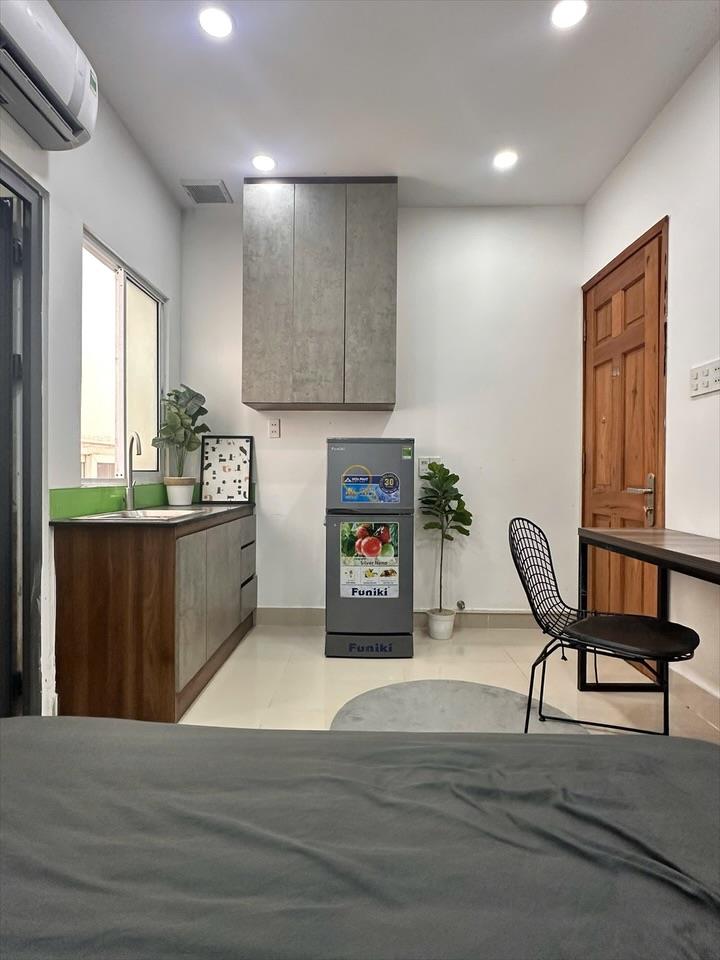 PHÒNG FULLY FURNISHED WITH WINDOW