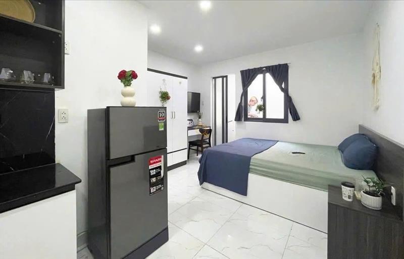 PHÒNG FULLY FURNISHED WITH WINDOW