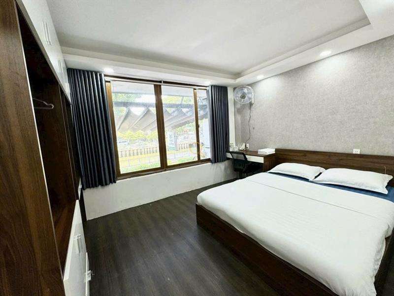 SERVICED APARTMENT FULLY FURNISHED WITH WINDOW