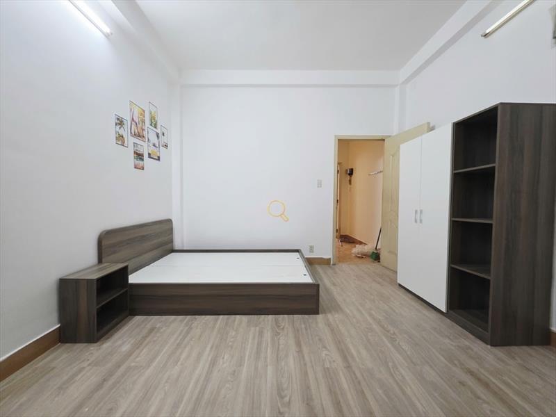 PHÒNG FULLY FURNISHED WITH WINDOW